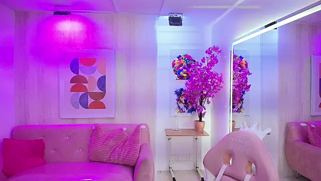 Gabby evanns online show from October 2025 12:08:01 PM