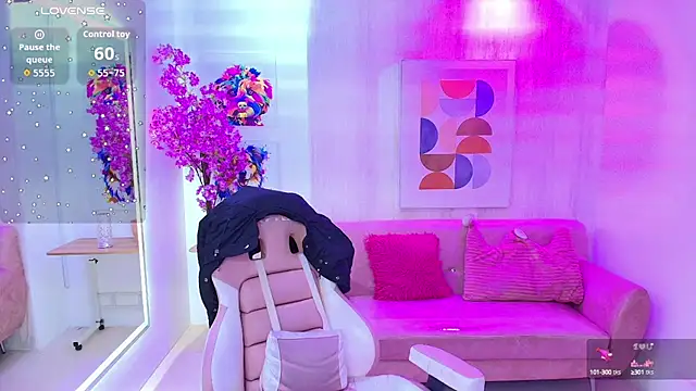 Gabby evanns online show from October 2025 12:07:01 PM