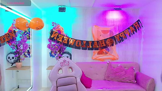 Gabby evanns online show from October 2025 11:51:02 AM