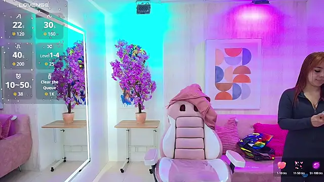 Gabby evanns online show from November 2025 12:20:01 PM