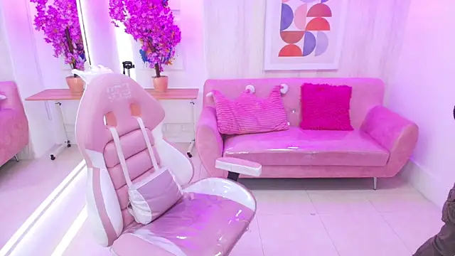 Gabby evanns online show from October 2025 12:07:01 PM