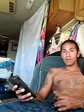 LargeDominoes online show from February 2026 07:13:01 PM