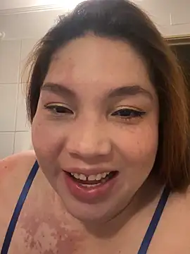 WhiteWomen online show from October 2025 11:08:02 PM