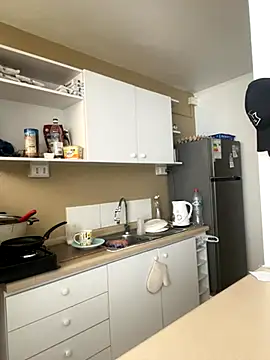 WhiteWomen online show from September 2025 04:57:01 PM