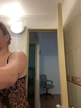 WhiteWomen online show from October 2025 11:47:01 PM