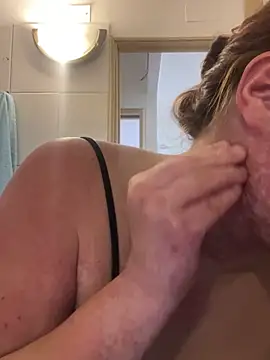 WhiteWomen online show from October 2025 09:22:01 PM