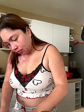 WhiteWomen online show from December 2025 01:02:02 PM