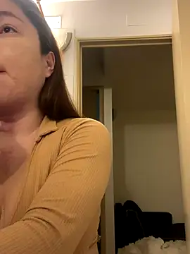 WhiteWomen online show from November 2025 11:37:01 PM