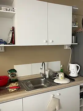 WhiteWomen online show from October 2025 04:28:01 PM