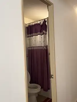 WhiteWomen online show from December 2025 04:06:02 PM