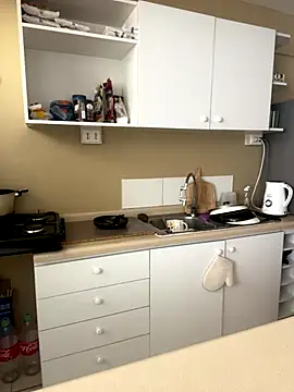 WhiteWomen online show from October 2025 03:24:02 PM