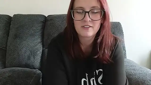 TheBustyHouseWife online show from December 2025 05:45:01 PM