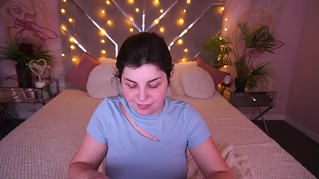 Snapshot of MirandaWong chatting on March 2026 06:57:02 AM MirandaWong online show from March 2026 06:57:02 AM