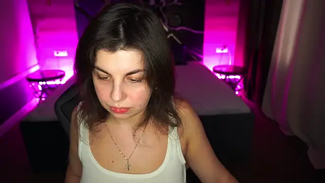 Snapshot of MirandaWong chatting on November 2025 06:39:02 AM MirandaWong online show from November 2025 06:39:02 AM