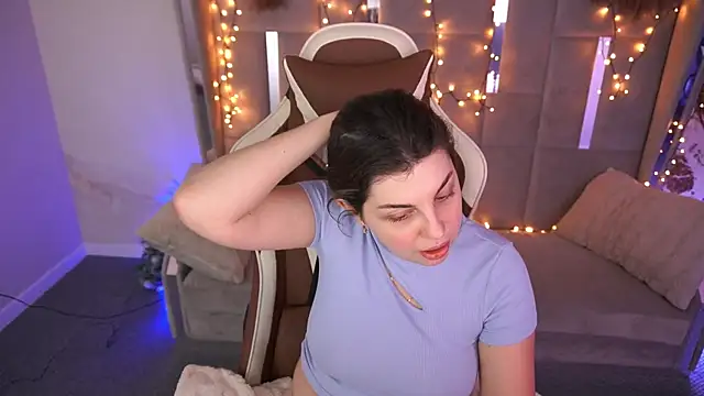 Snapshot of MirandaWong chatting on February 2026 06:58:01 AM MirandaWong online show from February 2026 06:58:01 AM