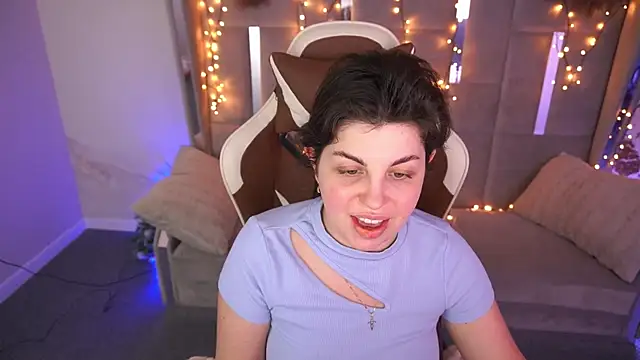 Snapshot of MirandaWong chatting on February 2026 07:51:01 AM MirandaWong online show from February 2026 07:51:01 AM