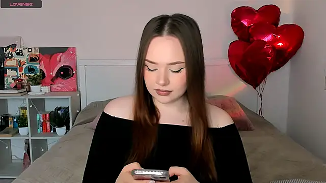 Snapshot of LittleKiitten chatting on June 2026 03:17:01 PM LittleKiitten online show from June 2026 03:17:01 PM