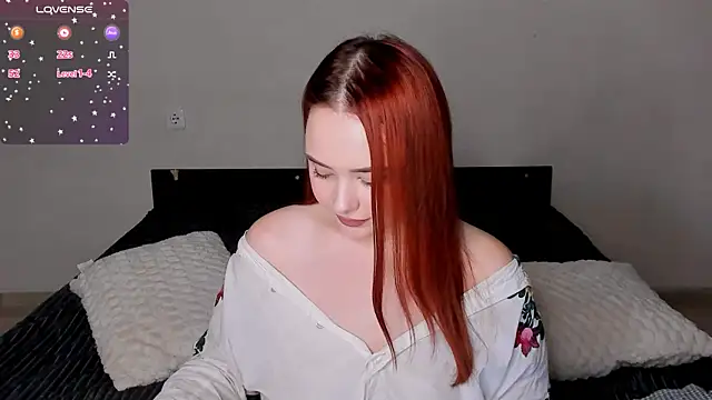 Snapshot of LittleKiitten chatting on December 2024 02:42:01 PM LittleKiitten online show from December 2024 02:42:01 PM