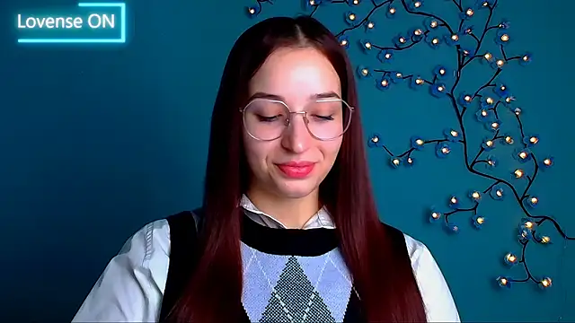 Snapshot of Jessie_Kisss chatting on October 2025 05:20:02 AM Jessie Kisss online show from October 2025 05:20:02 AM