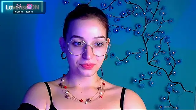 Snapshot of Jessie_Kisss chatting on October 2025 05:19:02 AM Jessie Kisss online show from October 2025 05:19:02 AM