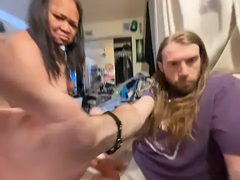 Johndoe2292 online show from April 2026 07:04:01 AM