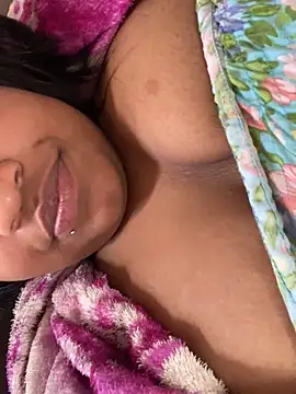 Snapshot of vic_pretynhaa chatting on January 2025 05:24:02 PM vic pretynhaa online show from January 2025 05:24:02 PM