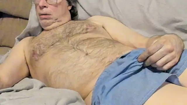 Snapshot of MidwestDadbod chatting on October 2025 12:49:01 PM MidwestDadbod online show from October 2025 12:49:01 PM