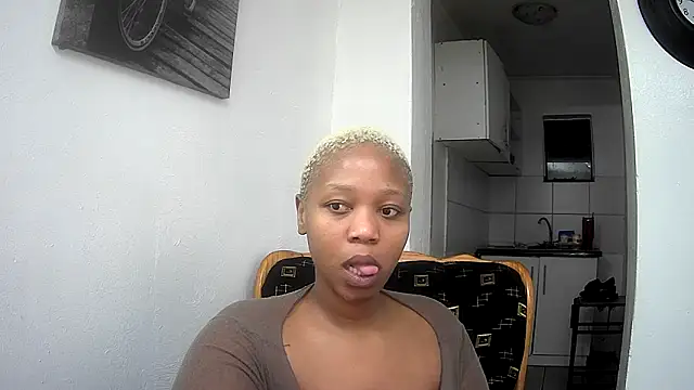 GoldenPussyXOXO online show from March 2026 07:28:01 PM