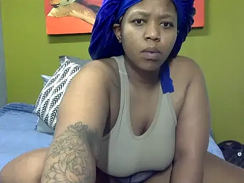 Snapshot of GoldenPussyXOXO chatting on December 2025 11:58:01 PM GoldenPussyXOXO online show from December 2025 11:58:01 PM