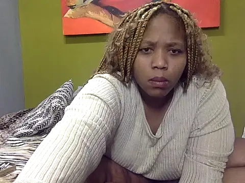 Snapshot of GoldenPussyXOXO chatting on October 2025 03:18:02 AM GoldenPussyXOXO online show from October 2025 03:18:02 AM