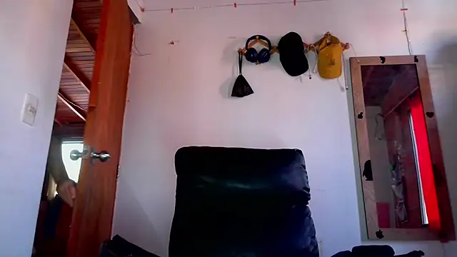 calioppe01 online show from June 2026 01:16:02 PM
