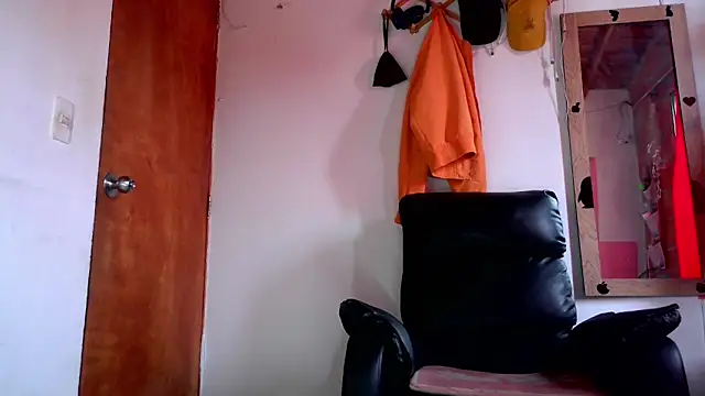calioppe01 online show from June 2026 05:12:02 PM