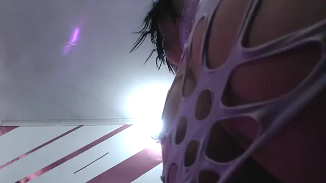 Kitten Hot  online show from September 2025 04:35:02 PM