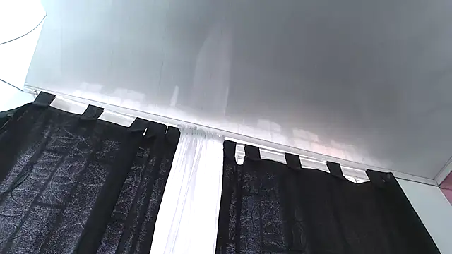 Kitten Hot  online show from November 2025 08:09:02 PM