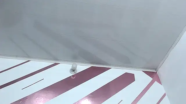 Kitten Hot  online show from February 2026 09:21:01 AM