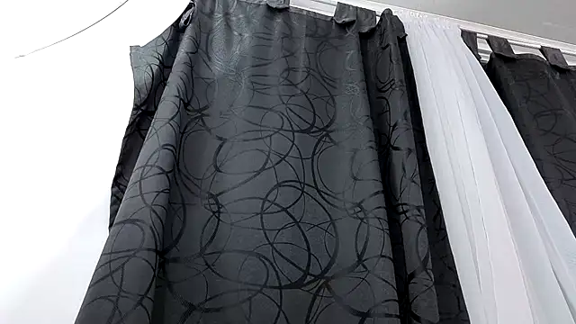 Kitten Hot  online show from November 2025 01:21:01 AM