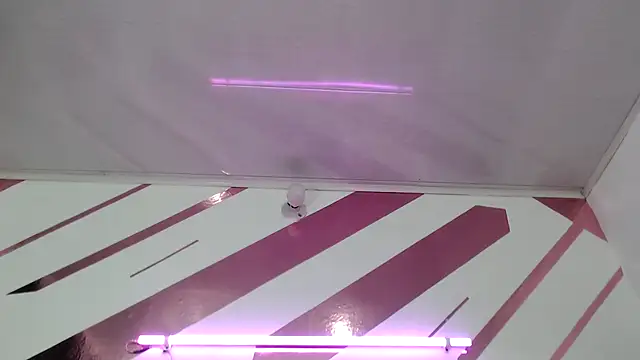 Kitten Hot  online show from February 2026 01:27:01 AM