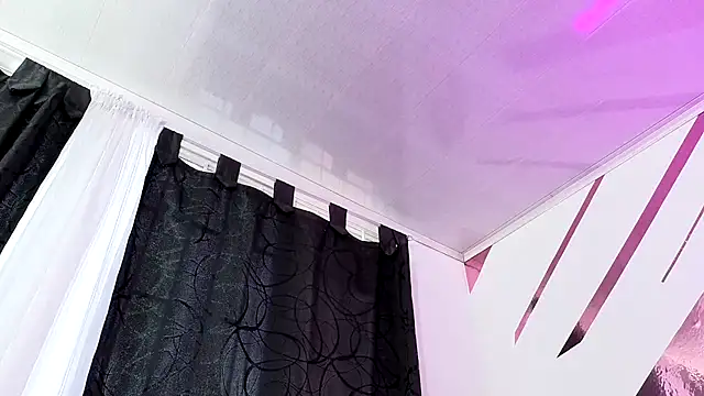 Kitten Hot  online show from October 2025 11:08:02 AM