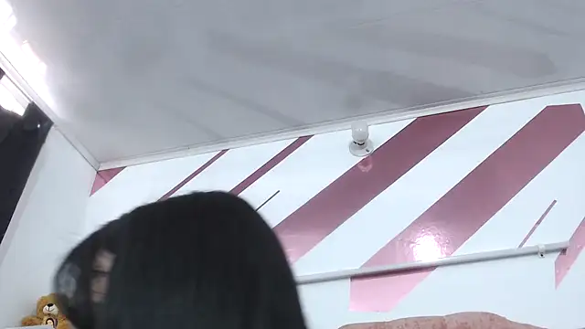 Kitten Hot  online show from November 2025 02:43:01 PM