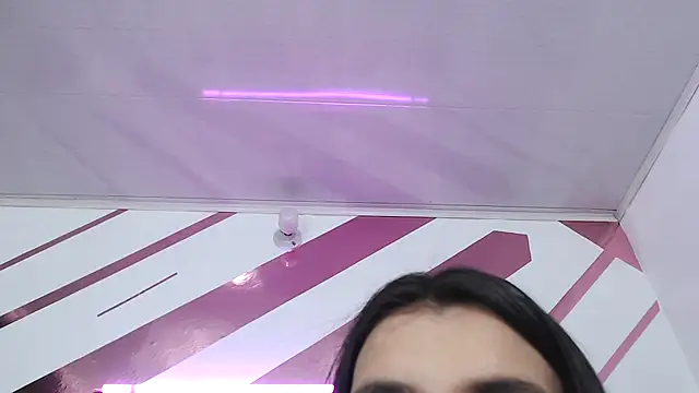 Kitten Hot  online show from February 2026 03:15:01 AM