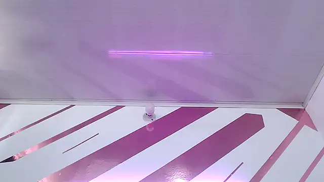 Kitten Hot  online show from February 2026 02:39:01 PM