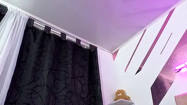 Kitten Hot  online show from October 2025 01:04:02 AM