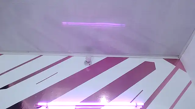 Kitten Hot  online show from February 2026 11:29:02 AM