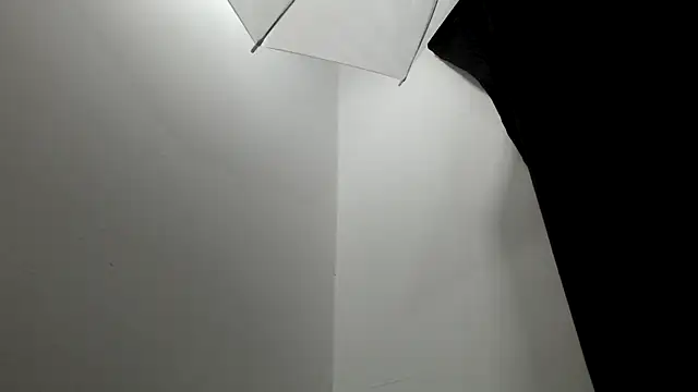 Kitten Hot  online show from December 2025 08:17:01 AM