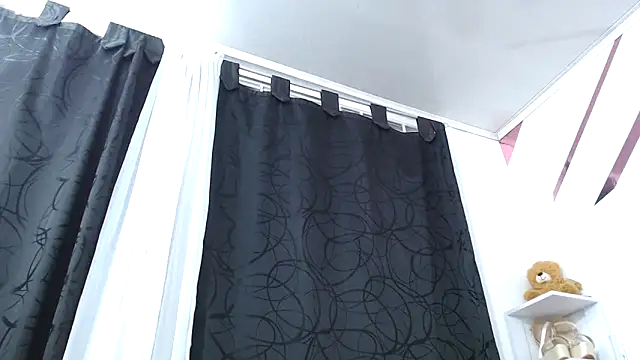 Kitten Hot  online show from October 2025 03:28:02 AM