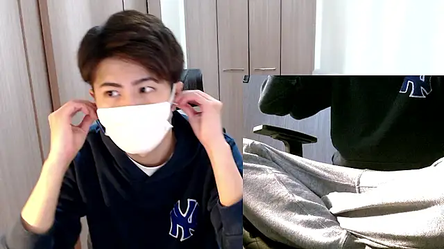 Snapshot of ryota_kkk chatting on November 2025 04:43:02 PM ryota kkk online show from November 2025 04:43:02 PM