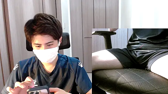 Snapshot of ryota_kkk chatting on October 2025 02:16:02 PM ryota kkk online show from October 2025 02:16:02 PM