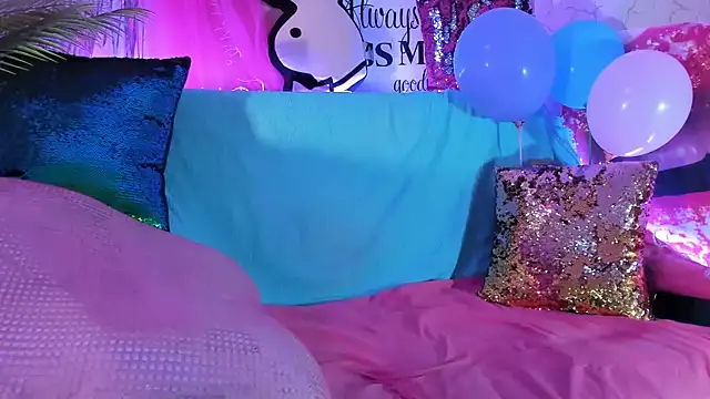 Evie Hill online show from November 2025 12:25:01 AM