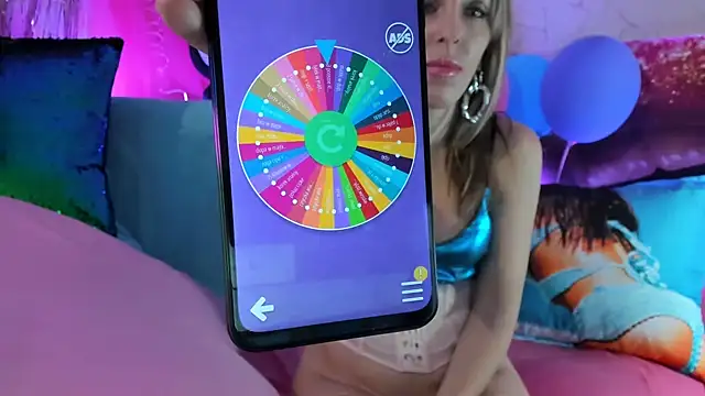 Evie Hill online show from February 2026 12:30:02 AM