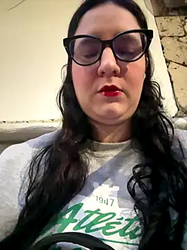 Snapshot of Soe_Lara chatting on October 2025 10:38:01 AM Soe Lara online show from October 2025 10:38:01 AM